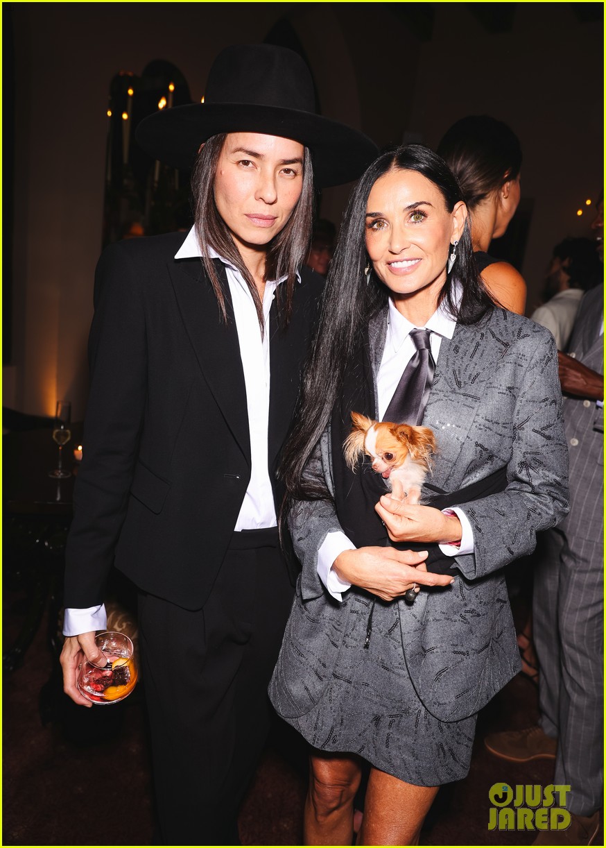 Jennifer Lopez Joins Chris Pine, Gwyneth Paltrow, & More Stars at