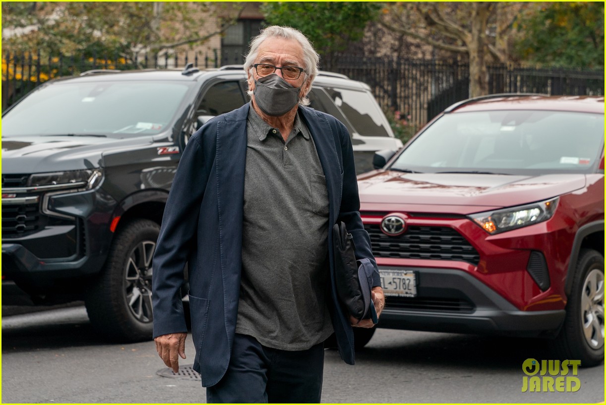 Robert De Niro Takes the Stand in Gender Discrimination Case Against