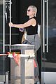 florence pugh shopping in los angeles 05