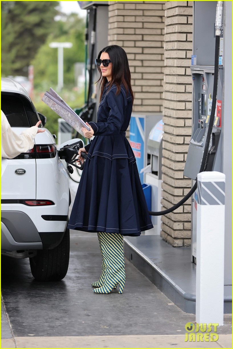 Kendall Jenner Looks Runway Ready at the Gas Station After Busy Day