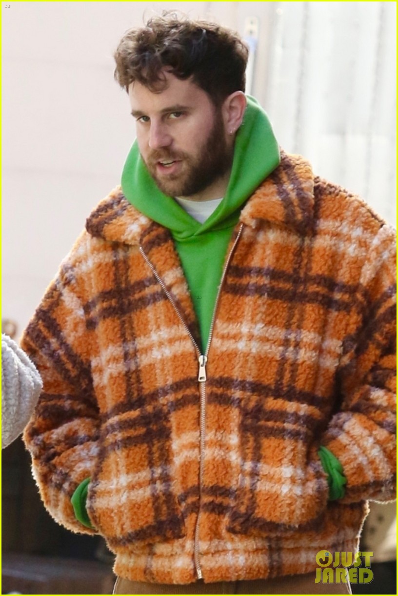 Ben Platt & Beanie Feldstein Meet Up for Walk Around NYC Photo 4982166