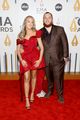 luke combs gets support from wife nicole at cma awards 01