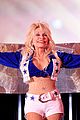 dolly parton thanksgiving nfl outfit04
