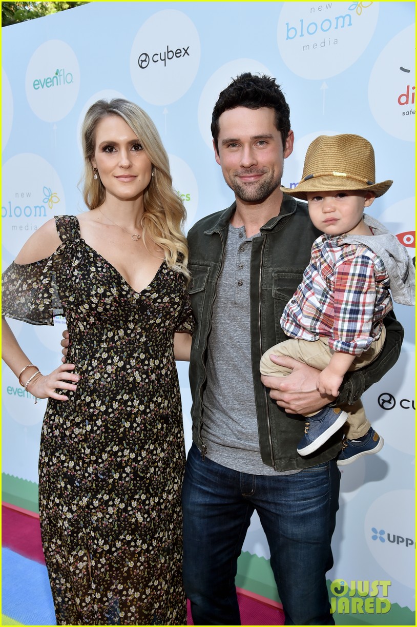 Is Benjamin Hollingsworth Single or Married? Meet the Hallmark & 'Virgin River' Star's Wife!: Photo 4982771 | Benjamin Hollingsworth, Dating History, Hallmark Channel, Nila Hollingsworth Photos | Just Jared: Entertainment News