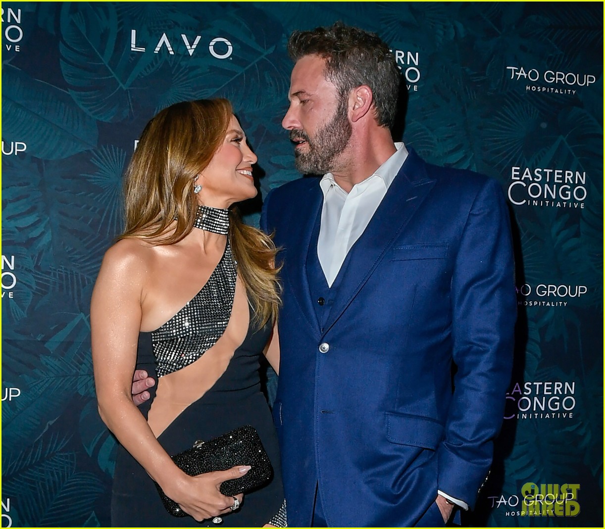 Jennifer Lopez & Ben Affleck CoHost StarStudded Charity Poker(02)