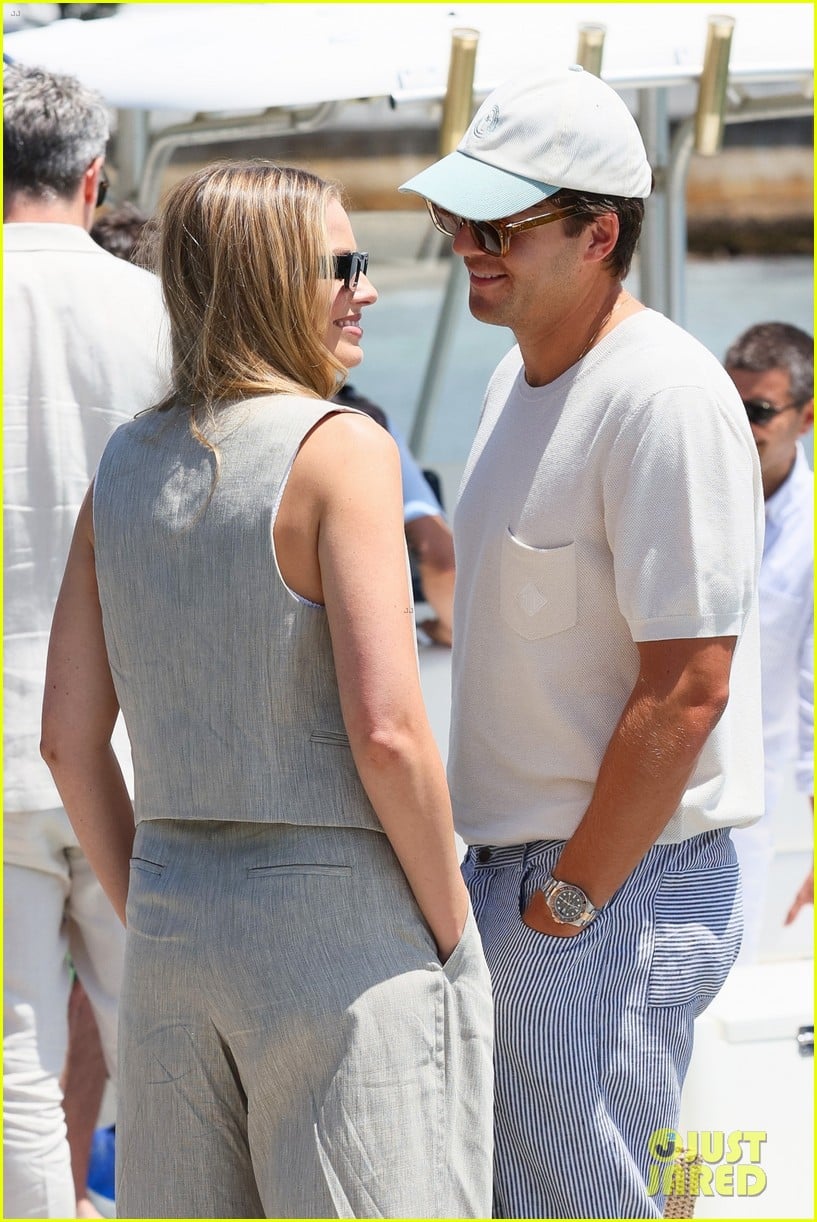 Margot Robbie & Husband Tom Ackerley Look So Cute Together in New