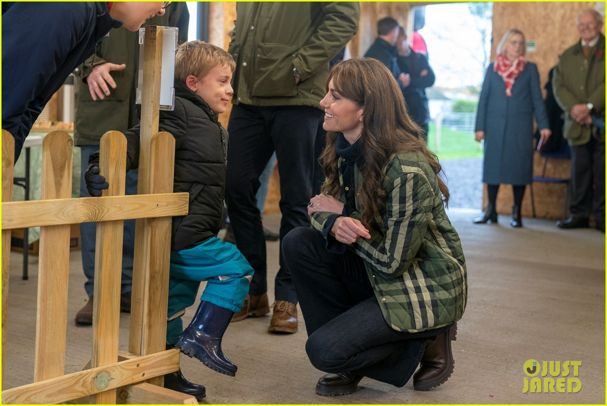 Kate Middleton Rides Bike in Scotland, Comforts Young Boy Who Fell Off