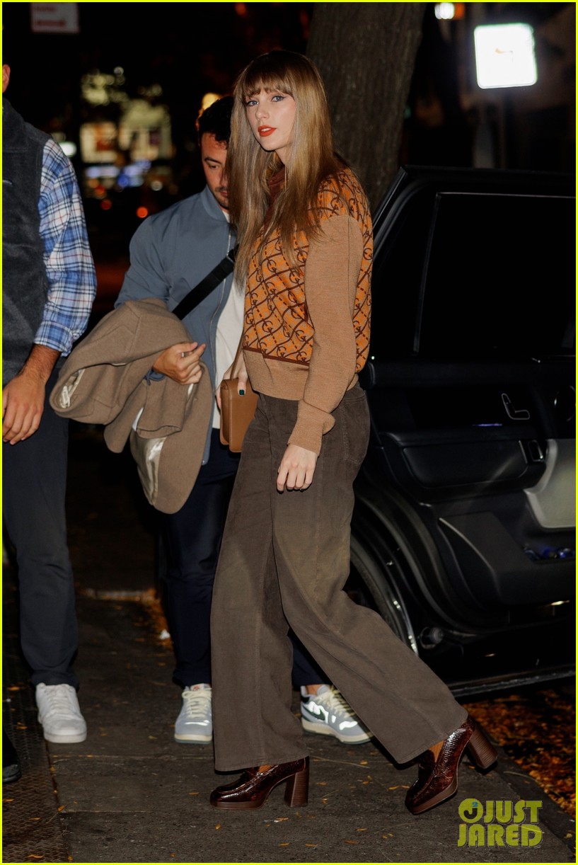 Taylor Swift Sports Fall Fashion While Heading Out to Dinner With