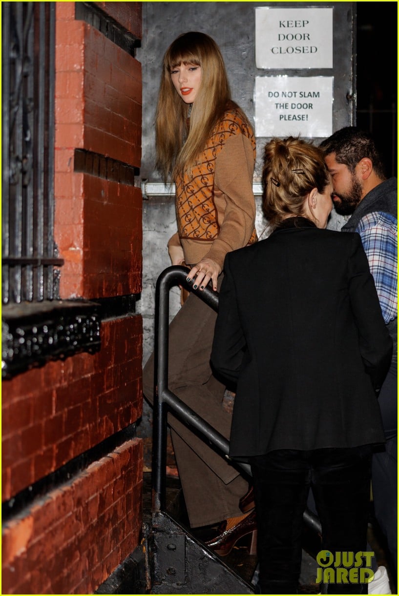 Taylor Swift Sports Fall Fashion While Heading Out to Dinner With