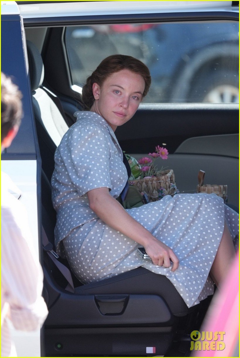 Sydney Sweeney Looks So Different as a Brunette While Filming New Movie 'Eden': Photo 4990251