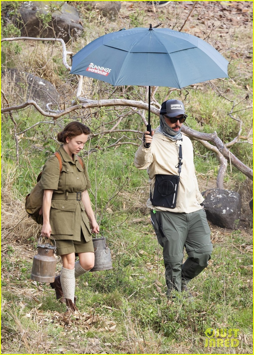 Sydney Sweeney, Jude Law, & Daniel Bruhl Play With a Donkey on 