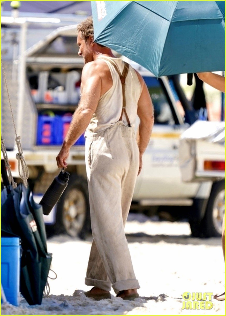 Jude Law Goes Shirtless on 'Eden' Set in Australia: Photo 4990823 Jude Law, Shirtless Photos