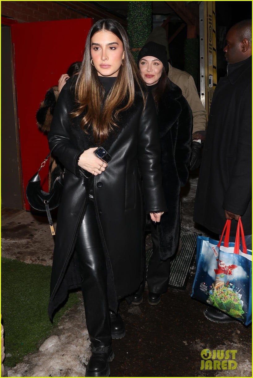 kyle-richards-mauricio-umansky-run-into-real-housewives-super-fan