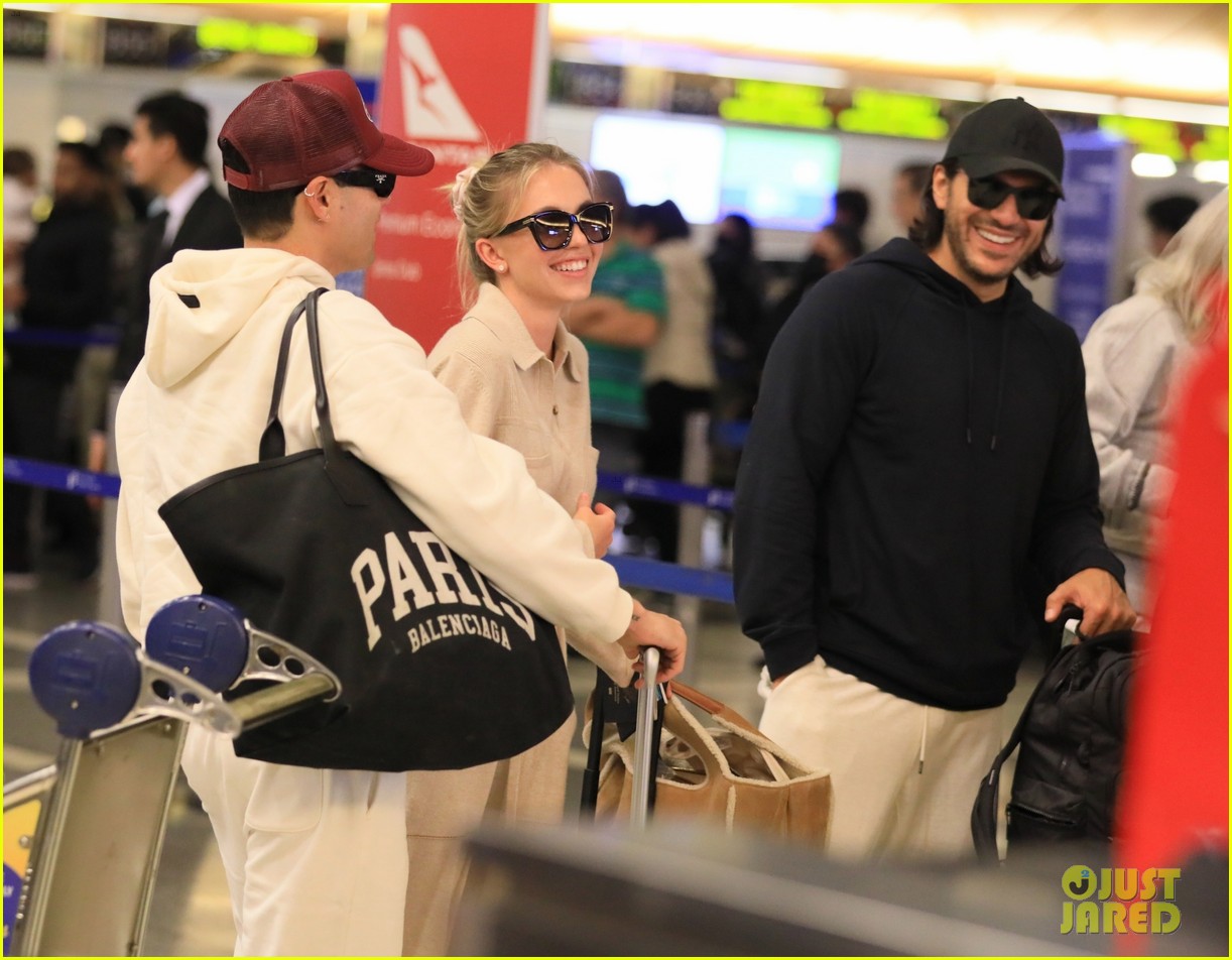 Sydney Sweeney & Fiancé Jonathan Davino Head Back to Sydney After