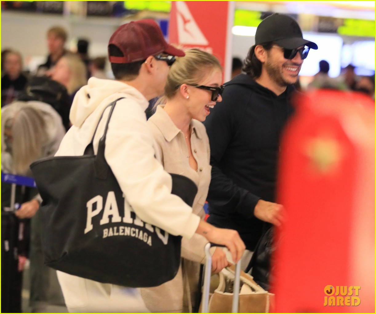 Sydney Sweeney & Fiancé Jonathan Davino Head Back to Sydney After