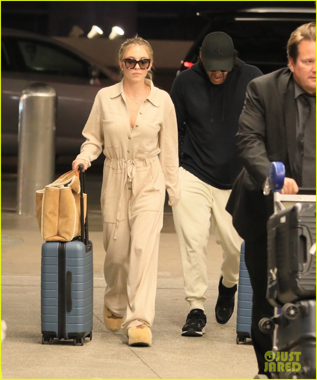 Sydney Sweeney & Fiancé Jonathan Davino Head Back to Sydney After