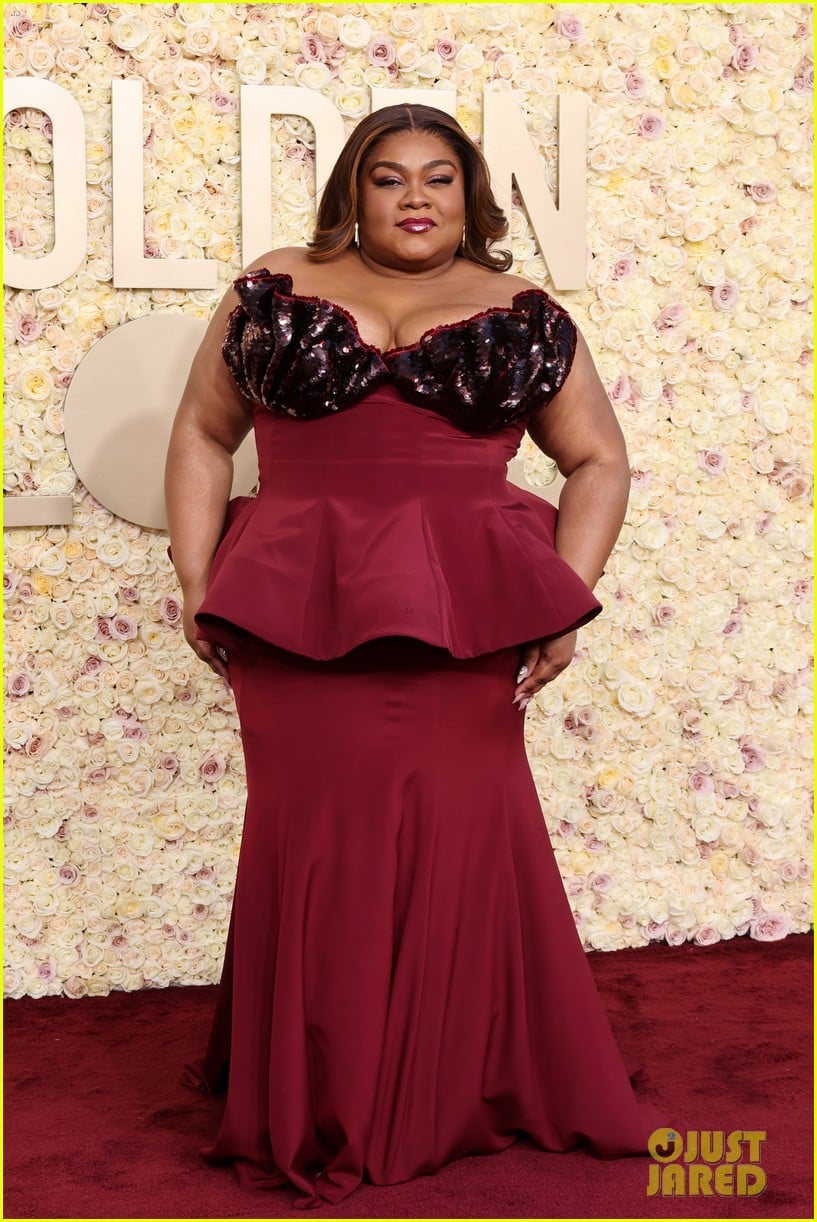 'The Holdovers' Star Da'Vine Joy Randolph Matches the Red Carpet at