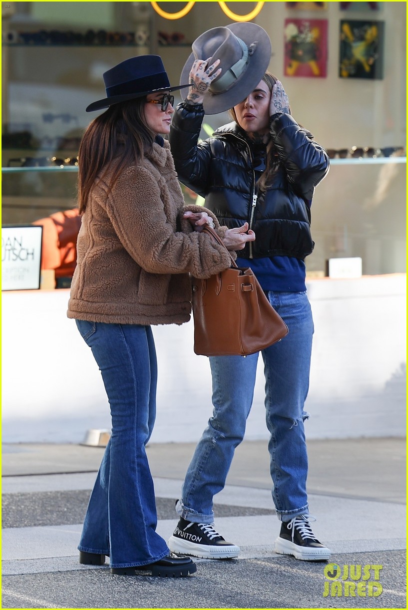 Kyle Richards & Wade Step Out for Lunch in Los Angeles Photo