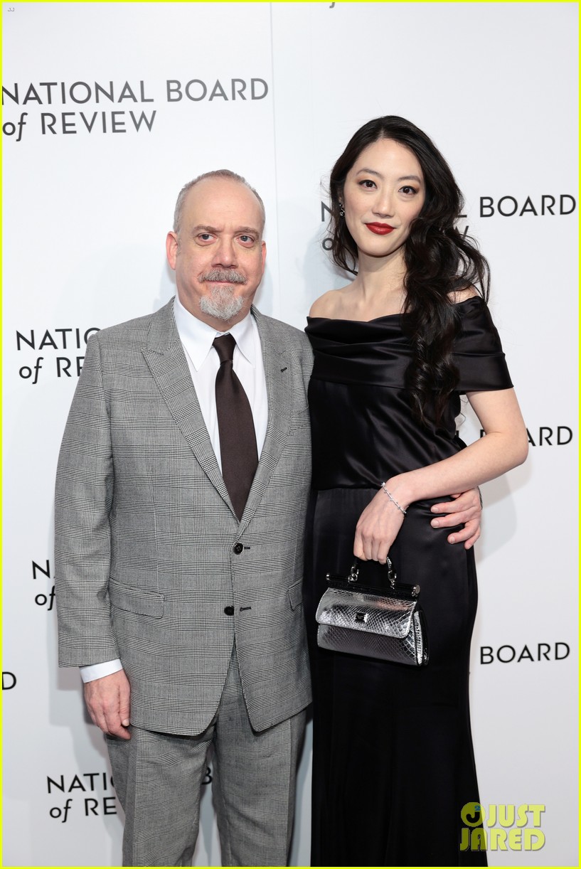 Paul Giamatti & Girlfriend Clara Wong Make Another Red Carpet