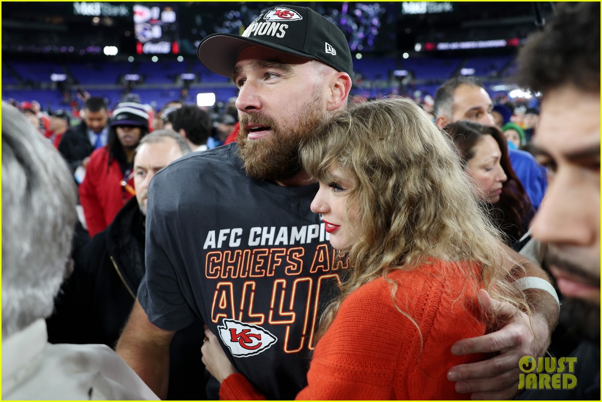 Taylor Swift Embraces Travis Kelce on Field After Chiefs Clinch Super