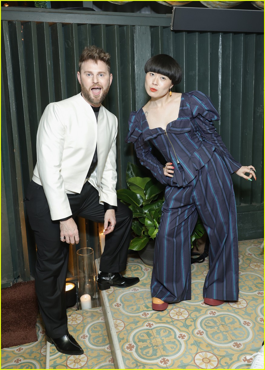 Inside Vanity Fair & Amazon/MGM's PreGolden Globes Party See Photos of So Many Stars in