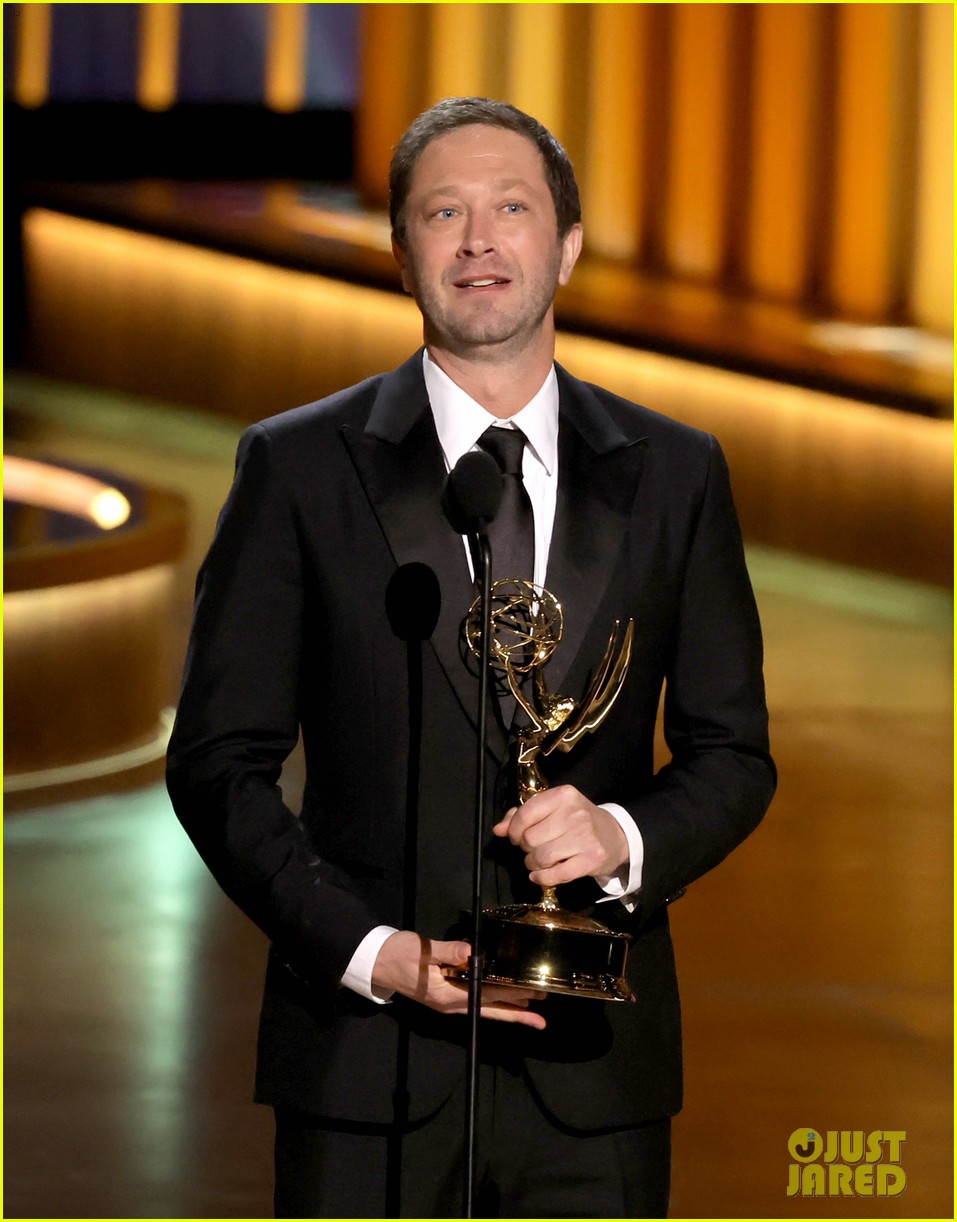 Jeremy Allen White, Ayo Edebiri, & Ebon MossBachrach Win for 'The Bear