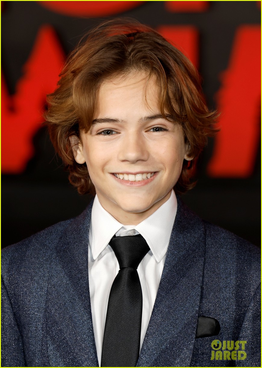 Wyatt Russell’s Wife Meredith Hagner Shows Off Major Baby Bump at