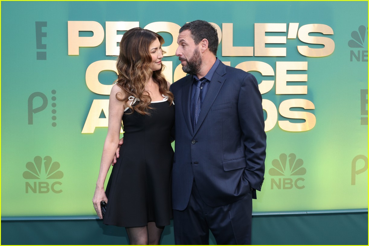 Jennifer Aniston Honors Adam Sandler at People's Choice Awards 2024