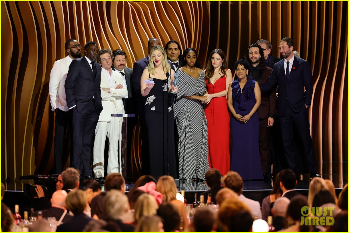 Jeremy Allen White, Ayo Edebiri, & 'The Bear' Cast Sweep the Comedy