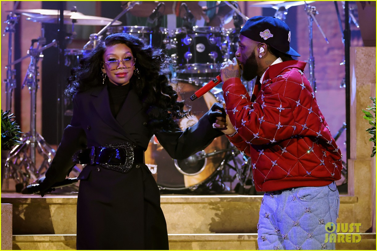 Brandy Joins Burna Boy & 21 Savage For Historic 'Sittin' On Top of the