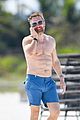 david guetta goes shirtless beach day with pregnant jessica ledon 02