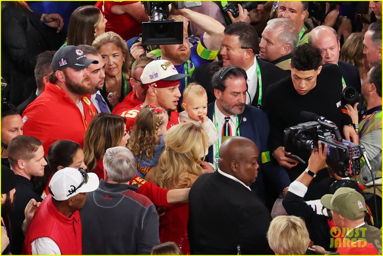 Patrick Mahomes Celebrates Super Bowl Win With Wife Brittany Mahomes