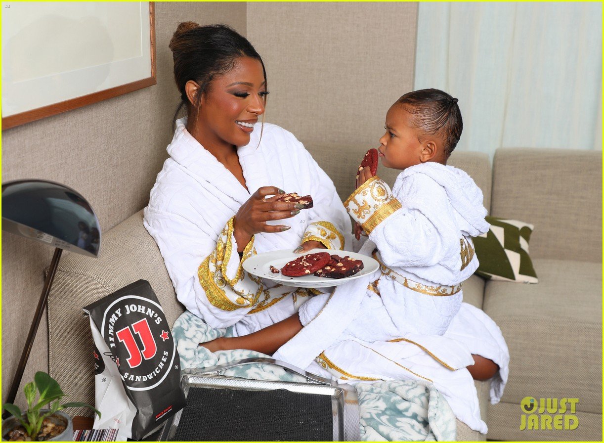 Victoria & Daughter Hazel Jump for Joy on Grammys Morning in