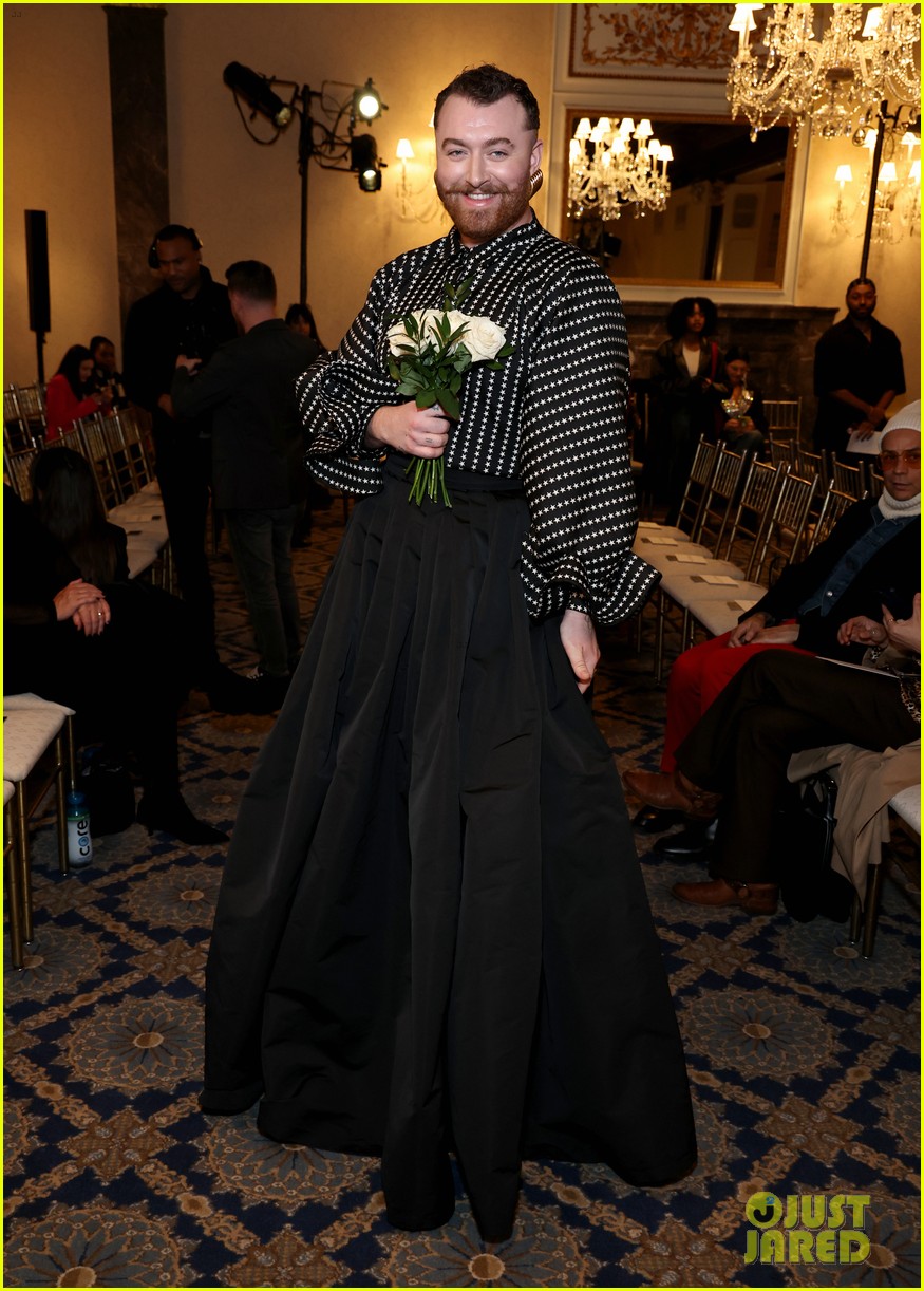 Sam Smith & Boyfriend Christian Cowan Stroll Arm-in-Arm Around NYC ...