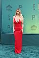 sydney sweeney reunites with anyone but you costar darren barnet at peoples choice awards 04