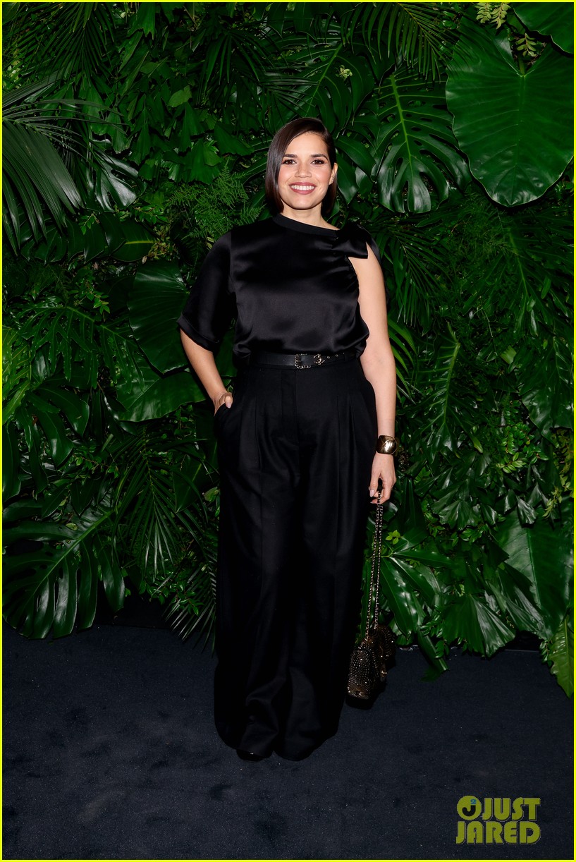 Margot Robbie, Kristen Stewart, Usher & Other Celebs Celebrate at