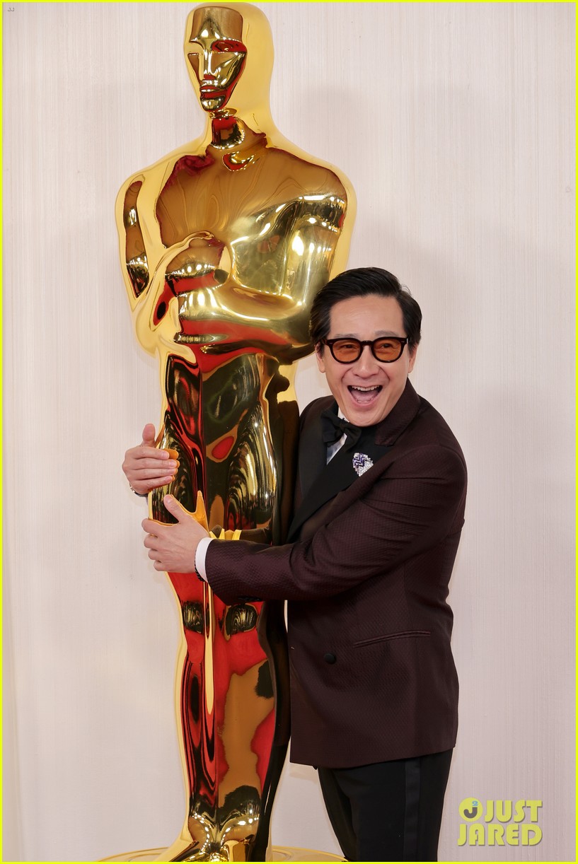 Michelle Yeoh, Ke Huy Quan & Jamie Lee Curtis Return for Oscars 2024