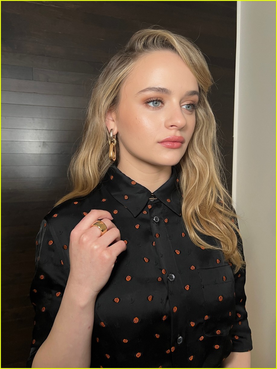 Joey King Gets Glowing Reviews for 'We Were the Lucky Ones,' Best Work of Her Career Yet: Photo 5026667 | Hulu, Joey King, Reviews, Television, We Were The Lucky Ones Photos - Vimarsana News