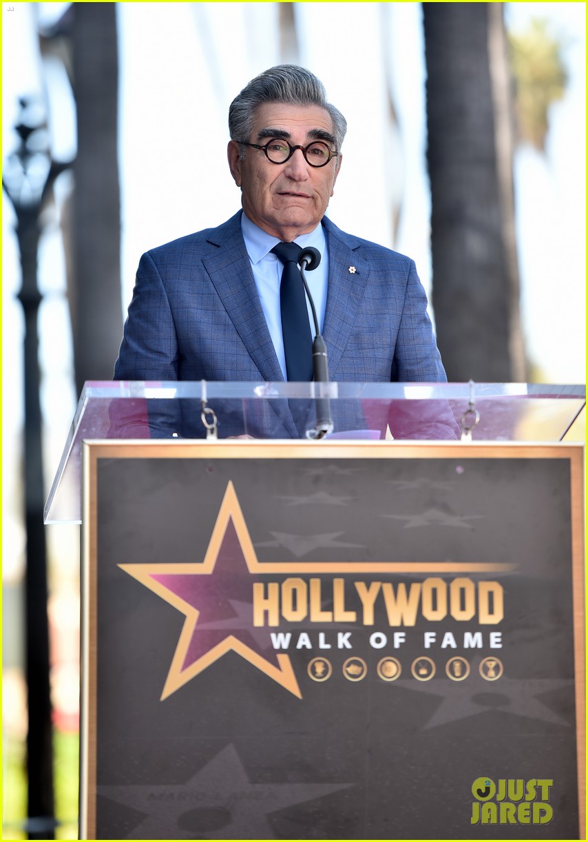 Eugene Levy Supported by Catherine O’Hara, Jason Biggs & More at