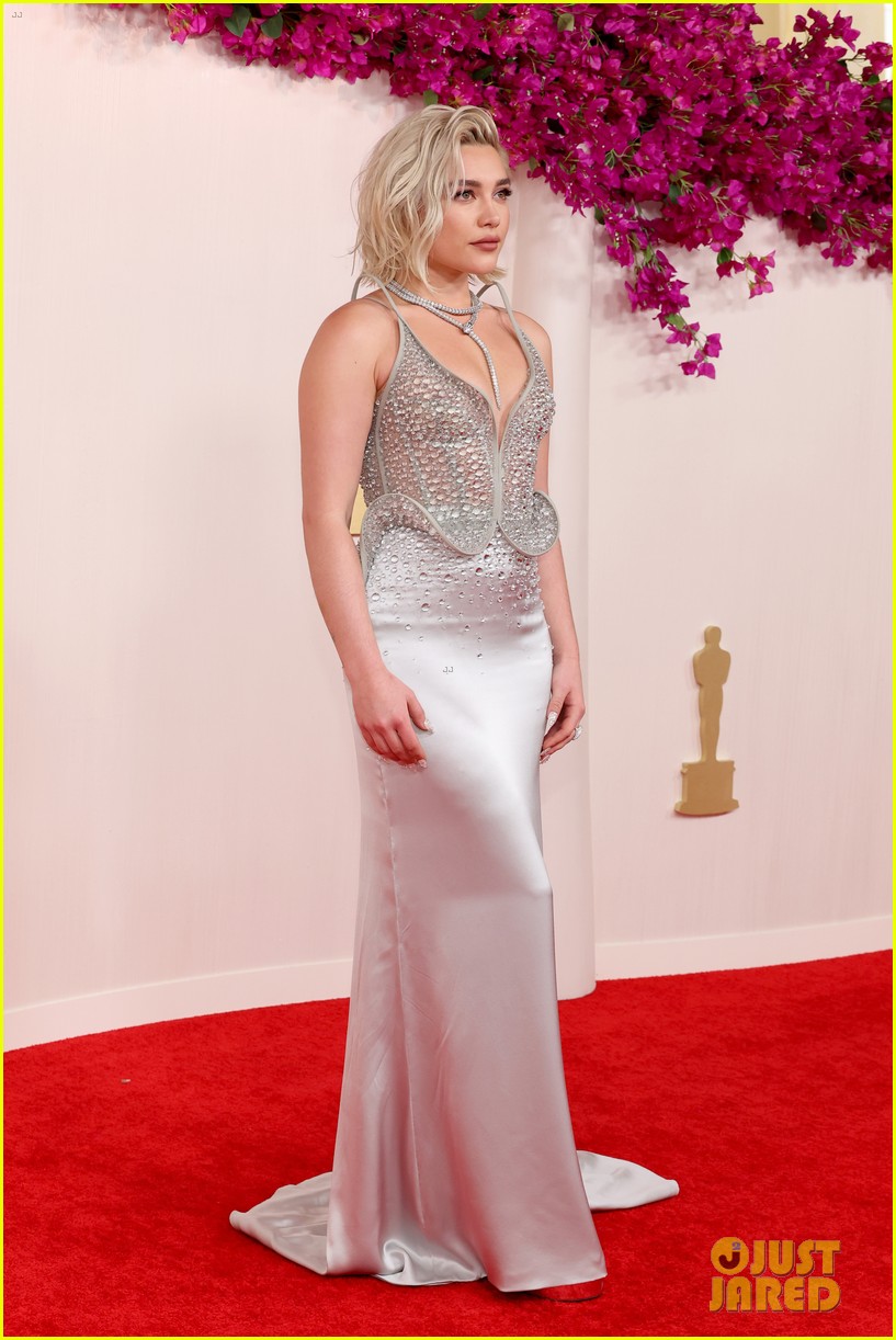 Florence Pugh is a Silver Goddess at Oscars 2024: Photo 5022392
