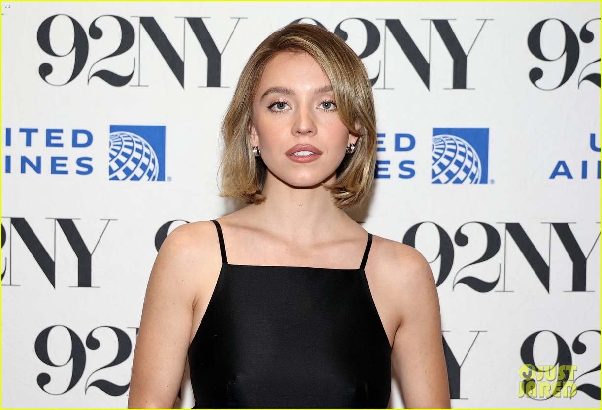 Sydney Sweeney Alludes to Reason for Cutting Off Her Hair Photo(01)
