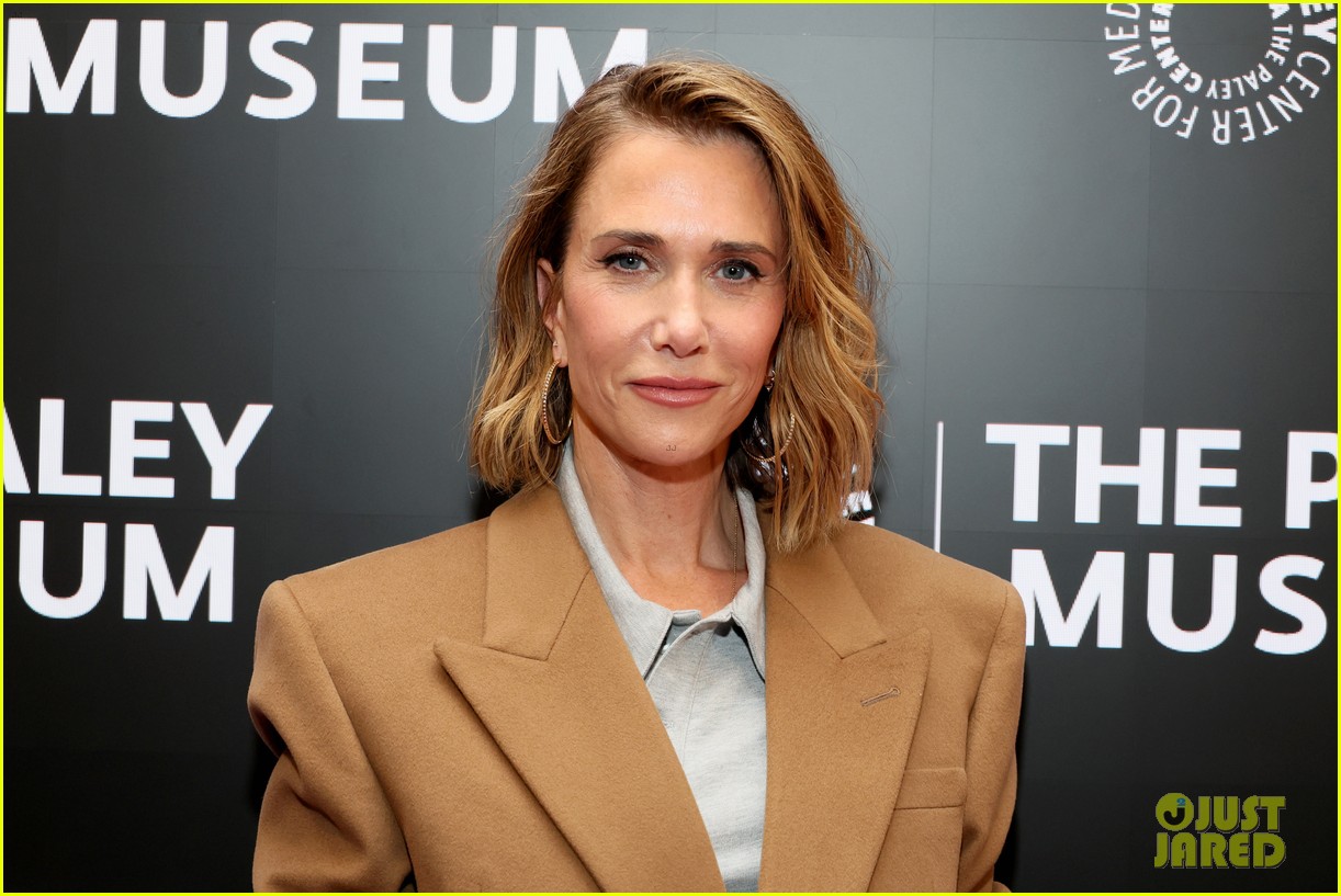 Kristen Wiig Reunites with Rose Byrne After Denying a 'Bridesmaids' Sequel Will Happen: Photo 5026682 | Bridesmaids, Kristen Wiig, Rose Byrne Photos - Vimarsana News