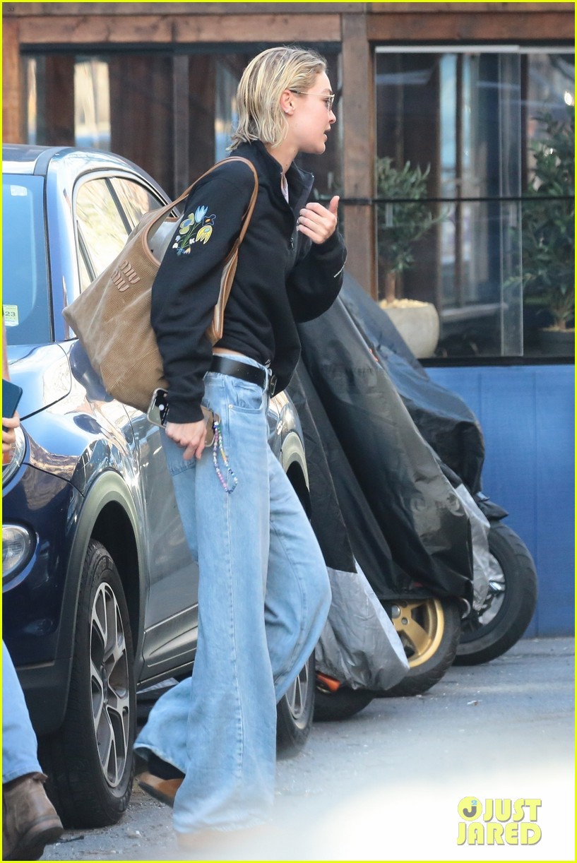 GIGI HADID AND BRADLEY COOPER STEP OUT IN COORDINATED OUTFITS visual data 3