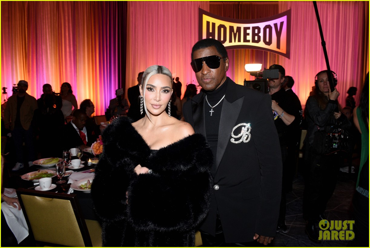 Kim Kardashian Shows Off Icy Blonde Hair While Being Honored at Lo ...