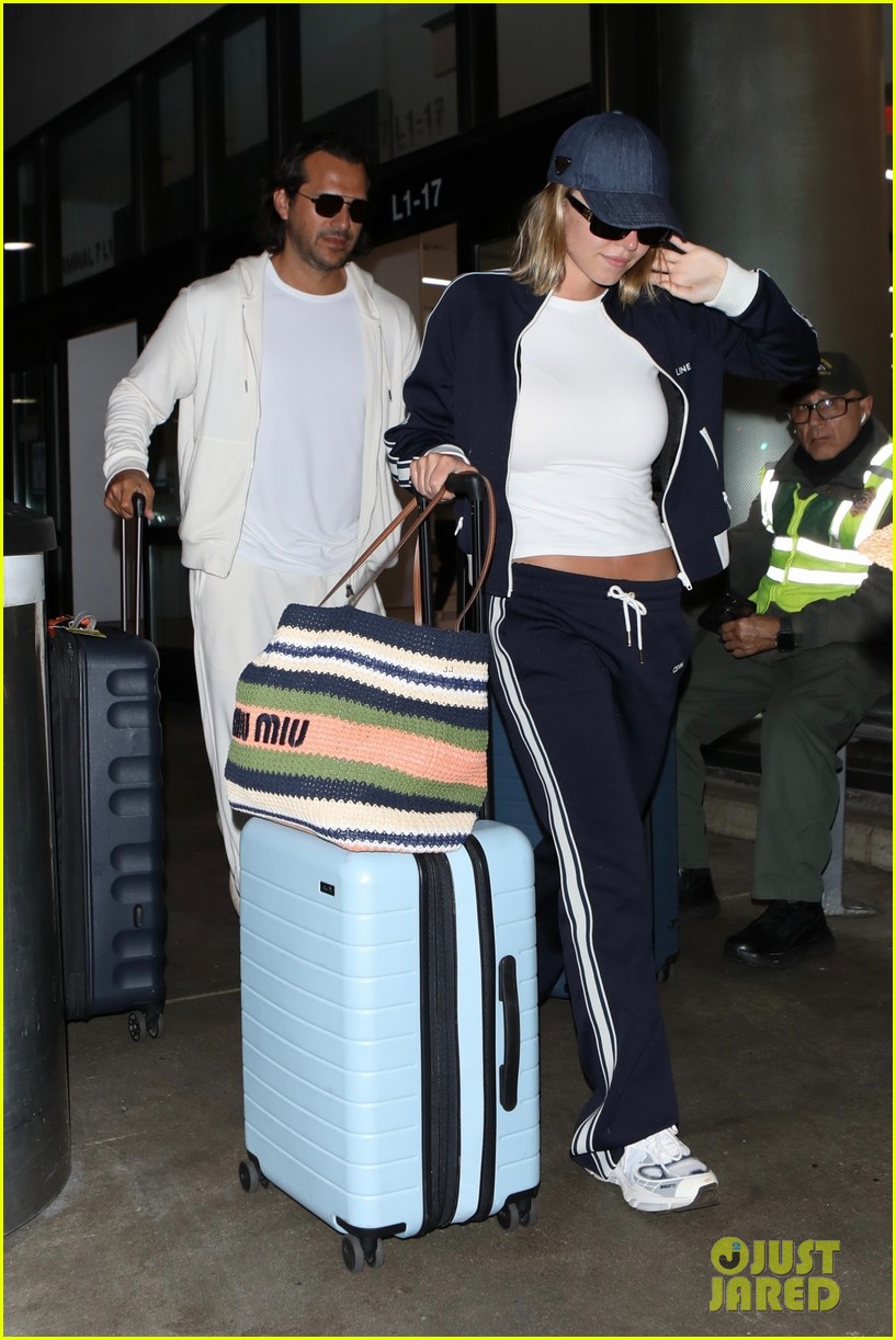 Sydney Sweeney & Fiancé Jonathan Davino Share a Laugh While Arriving in