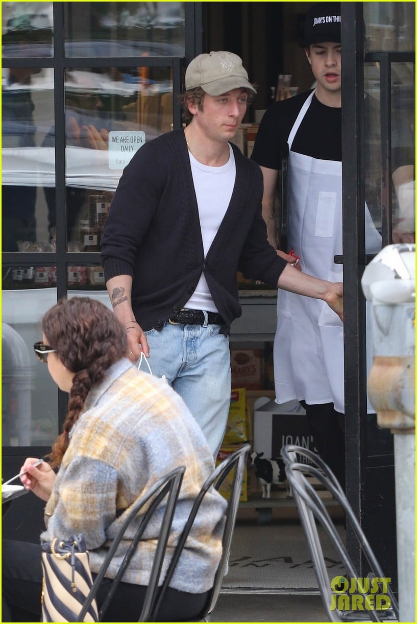 Jeremy Allen White Steps Out in Studio City During Day Off From Filming