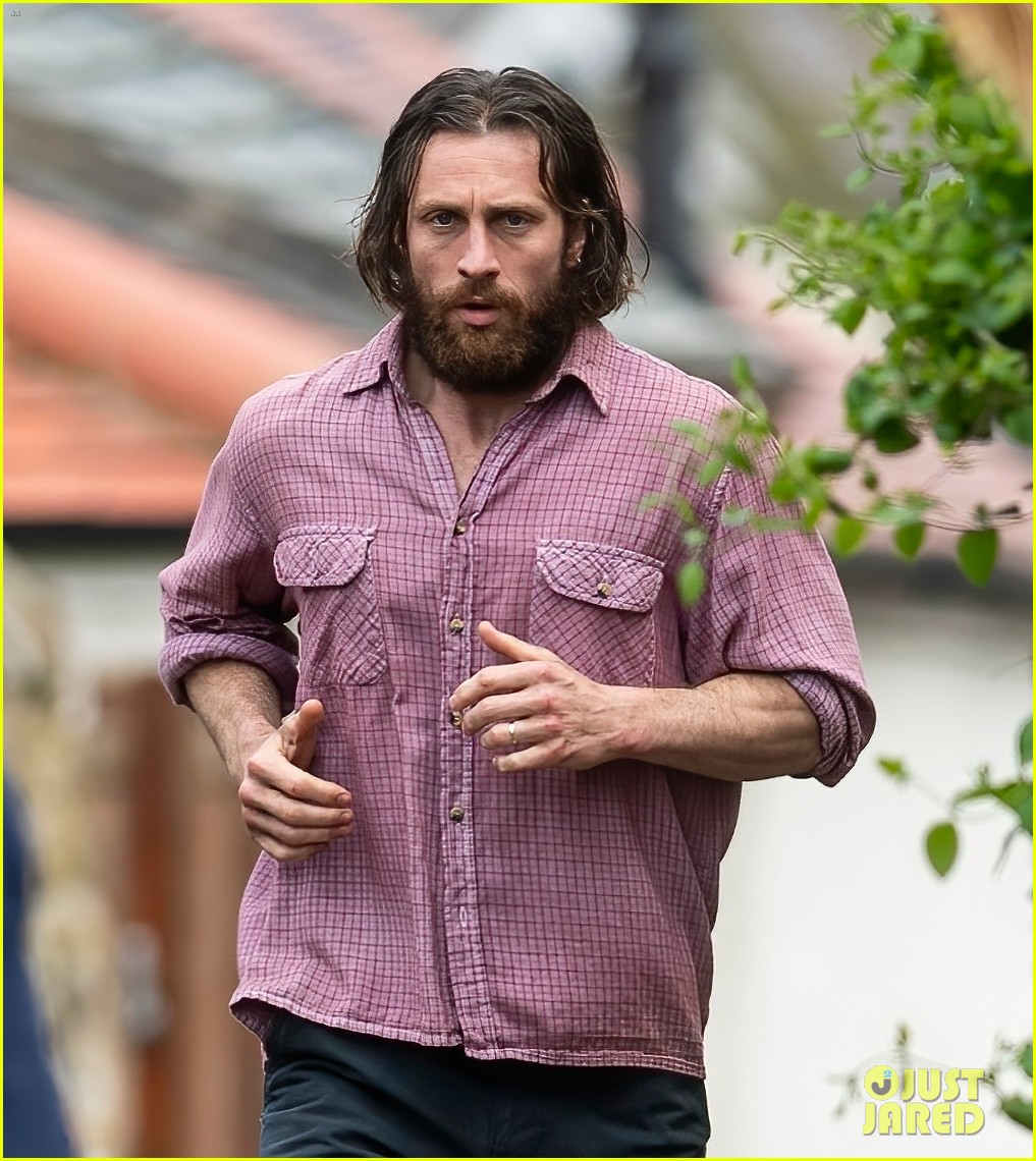 Aaron Taylor-Johnson Spotted Filming '28 Years Later' Movie, Makes a Run For It!: Photo 5045868 | 28 Years Later, Aaron Johnson, Aaron Taylor Johnson Photos - Vimarsana News