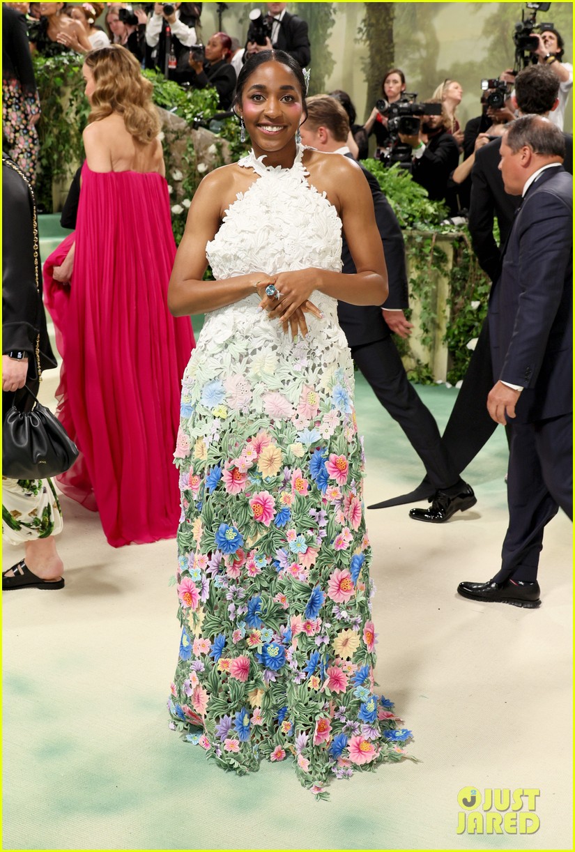 Ayo Edebiri Goes Pretty in Florals for Met Gala Debut! Photo 5037484