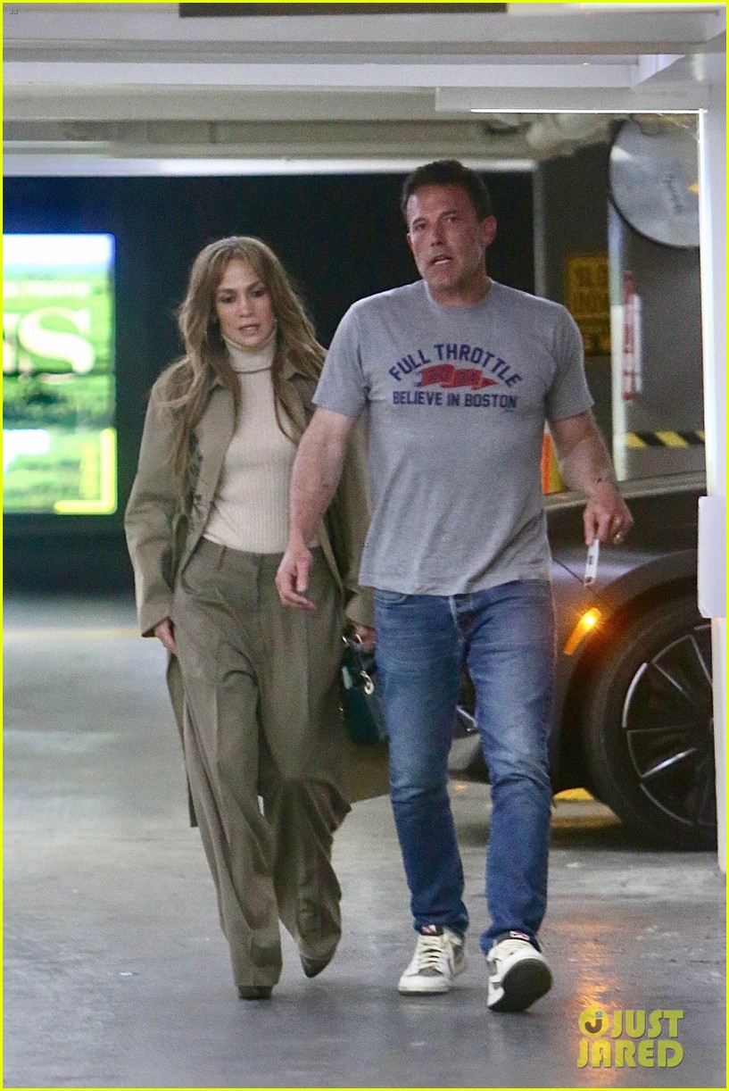 Jennifer Lopez & Ben Affleck Both Wear Wedding Rings, Spotted Leaving