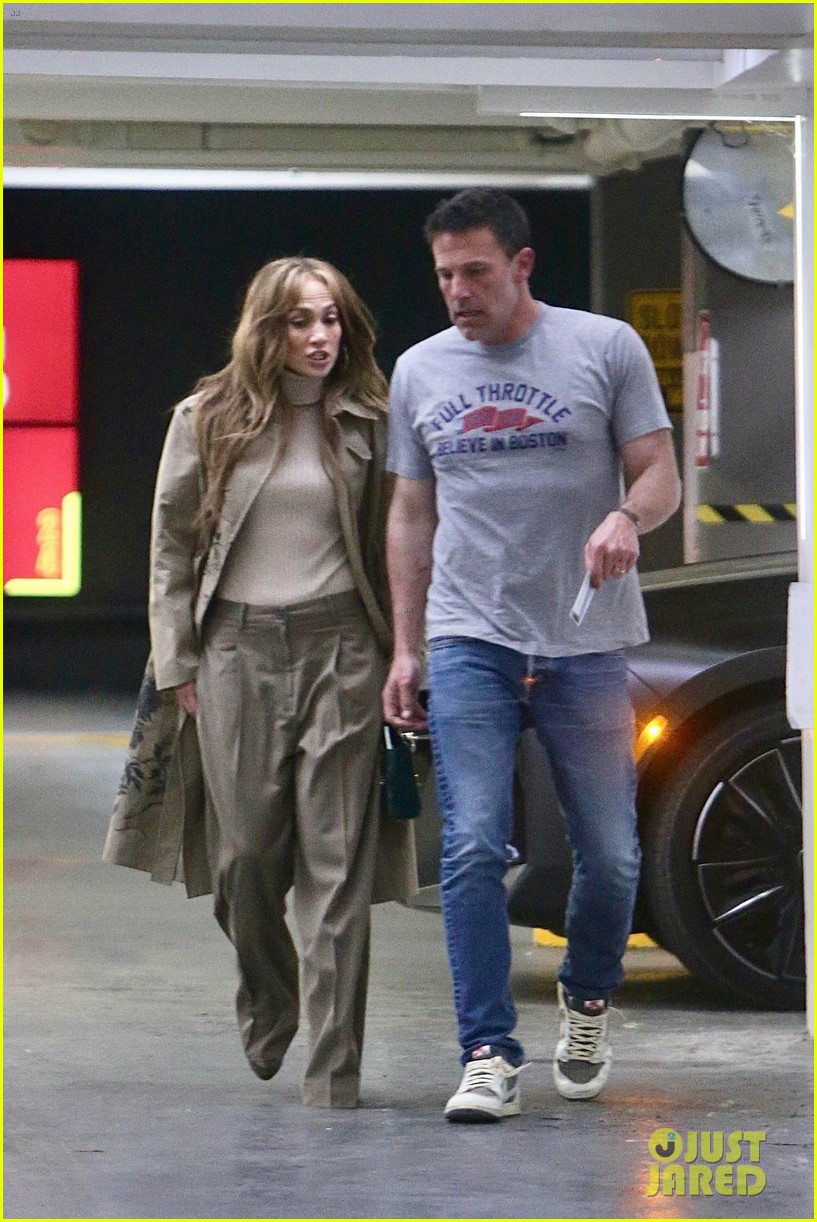 Jennifer Lopez & Ben Affleck Both Wear Wedding Rings, Spotted Leaving